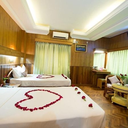 The Hotel Emperor Мандалай Экстерьер фото